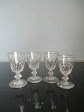 4 anciens petits verres à
