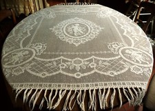 Nappe couleur crème dentelle en fin filet mécanique ancien décor anges musiciens