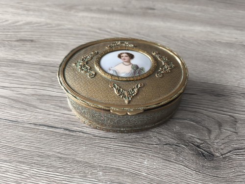 Ancienne petit boîte - petit,