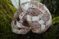 839.1095 TETE MORT  FIGURINE