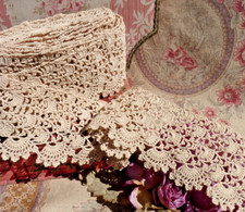 Mercerie ancienne, DENTELLE ANCIENNE GUIPURE écru 3,50 m/ 7,5 cm, Jamais montée!