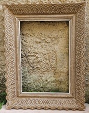 Cadre en bois sculpté étiquette Emile Bouche 10 P