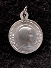 Ancienne médaille religieuse VIERGE ND LOURDES