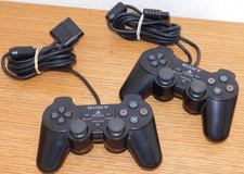 un cable abimé mais correct LOT 2 SONY MANETTE PS1 PS2 PLAYSTATION SCPH 10010