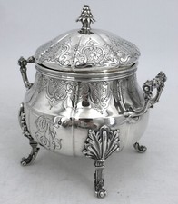 Edmond Tétard, beau sucrier en argent massif Minerve de style Régence.