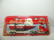 CAMION AMERICAIN AVEC BATEAU
