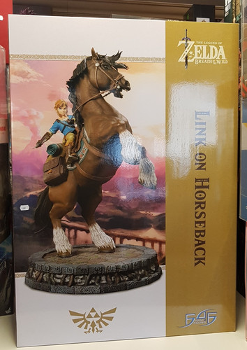 Legend zelda statue link - zelda, on