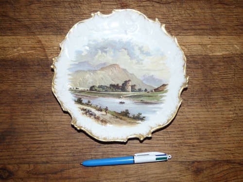 Assiette décorative - , en