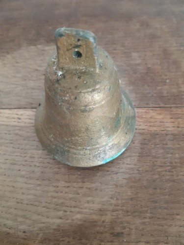 Ancienne petite cloche en - ancienne,