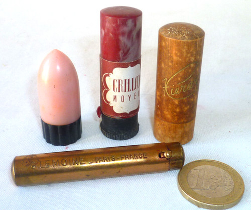 Anciens rouge lèvres - À,
