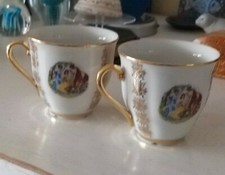 2 TASSES A CAFE PORCELAINE