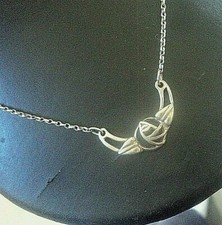 Pendentif Rose Glasgow Art