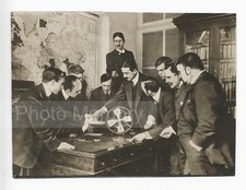 Jeu de Casino au bureau : la roulette ventilateur - Photo vintage c. 1910