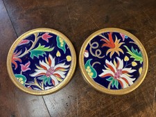 Paire de dessous de bouteille