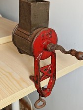 Ancienne rape / moulin à raper le fromage REX - art déco - métal - BE