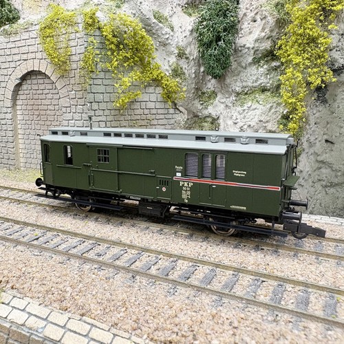 Wagon postal type - de, gare