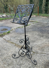 Lutrin ou chevalet en fer