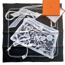 Foulard en soie Hermes Carre