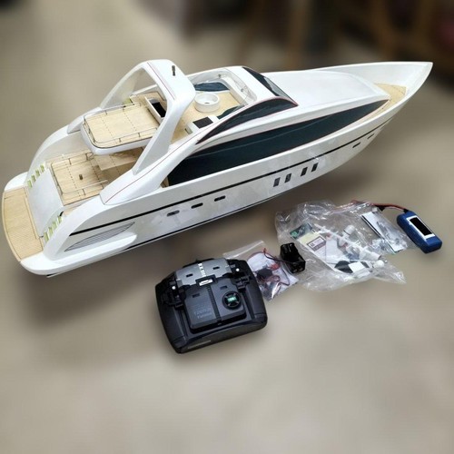 Yacht blanc noir - rc,