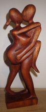 Statuette / sculpture bois - couple homme femme enlacés