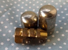 Ancien TAILLE CRAYON dans son étui