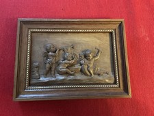 Bas Relief. Bois. POUTOUTS