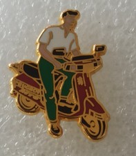 Pins Scooter Peugeot. Arthus