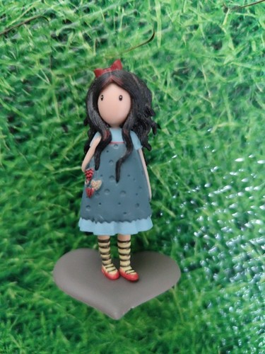 Figurine pulling your heart - pulling, on