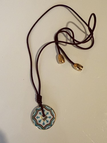 Beau collier avec pendentif - , en