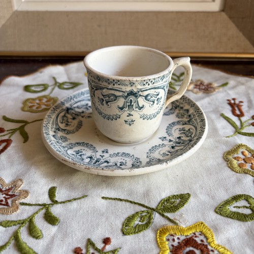 Tasse sous terre - et,