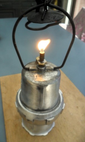 Lampe carbure acetylene - /,