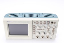 Oscilloscope Numérique Tektronix TDS 1002 2 Canaux 60MHz 1GS/s Avec TDS2CMA