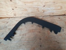 ÉLÉMENT GARNITURE DE PORTE