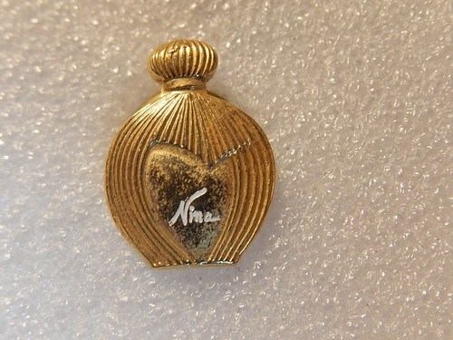 Pin parfum nina - -,