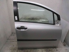 Porte avant droite 670010D170 Toyota YARIS II