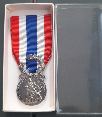 Médaille argent la - de,
