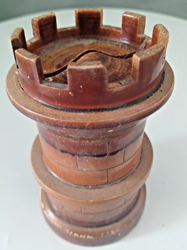 Ancienne tirelire souvenir - , en