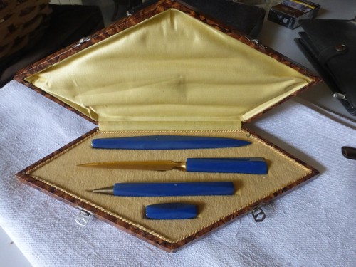 Ancien coffret nécessaire - coffret,