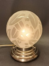 Art Déco - veilleuse en métal chromé et boule en verre satiné gravé à l'acide
