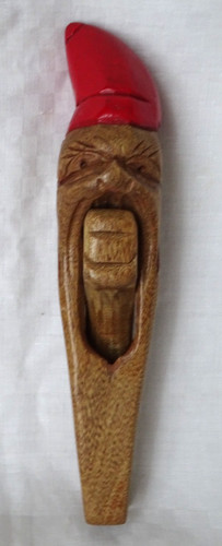 Casse noix bois - , sculpté