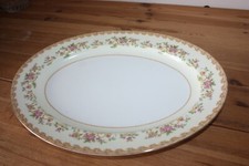 Grand Plat en Porcelaine