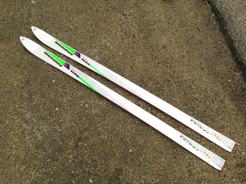 Ancien skis enfant neufs