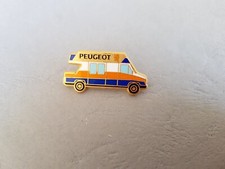 Pin's Auto / Car / Voiture - Peugeot Camping Car signé Métargent