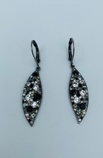 BOUCLES D OREILLES FANTAISIES AGATHA OXYDES NOIRS BLANCS 5 GRAMMES 40 W1078
