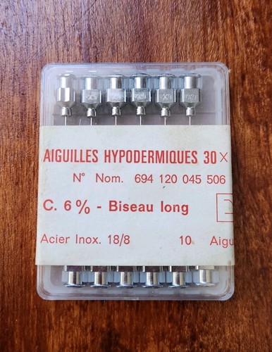 Boîte scellée aiguilles - boîte,
