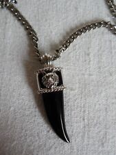 CHAINE AVEC PENDENTIF GRIFFE