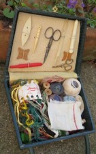 VALISETTE à COUTURE GARNIE pour ENFANT VINTAGE Années 50