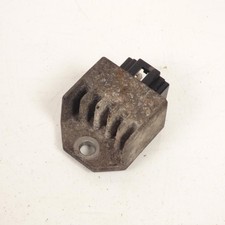 Régulateur redresseur de