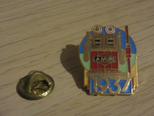 Pin pins badge - ,