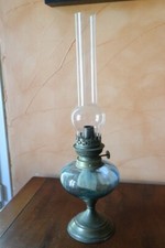 ancienne lampe a petrole, avec